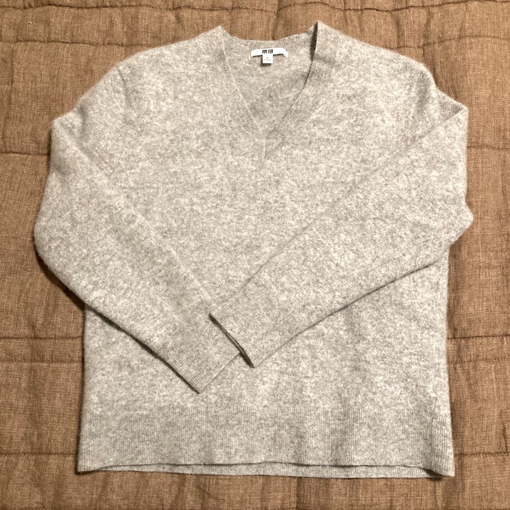 Uniqlo Cashmere Sweater